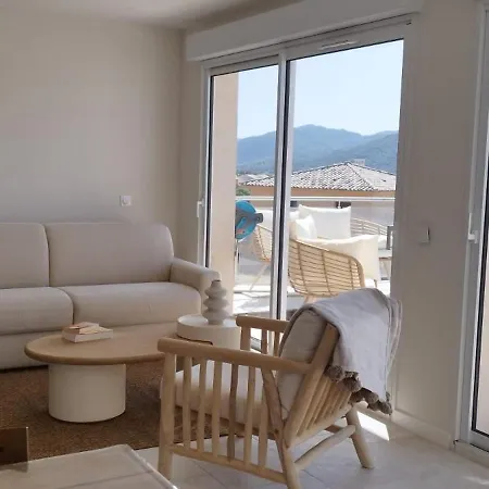 Vue Mer, A Deux Pas De La Plage
